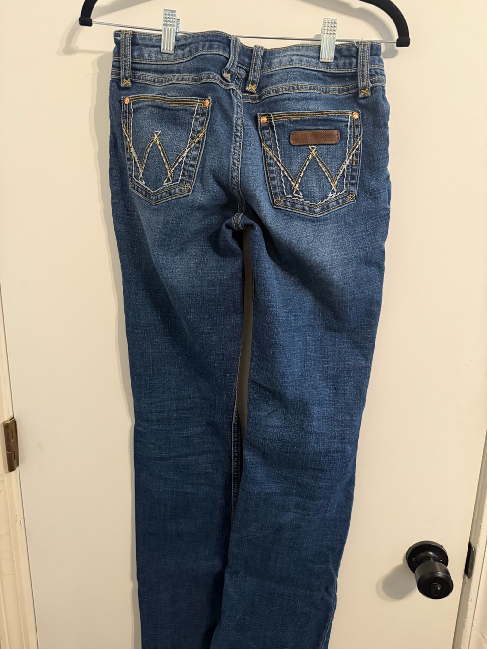 Wrangler Women's Boot Cut Jeans in Medium Blue Wash - Picture 2 of 3
